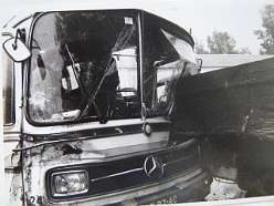 22: 26 bus_crashsos1980of