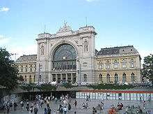 25: 27 keleti