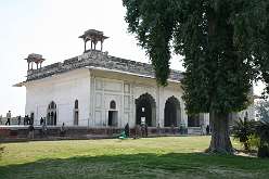 16: 21 rangmahal_001