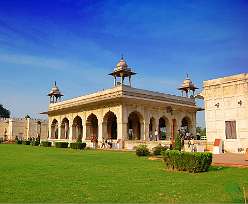 18: 23 Red_Fort_Delhi